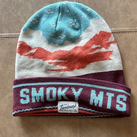 Smoky Mountains Beanie - Blue and Red - Picture 1 of 1